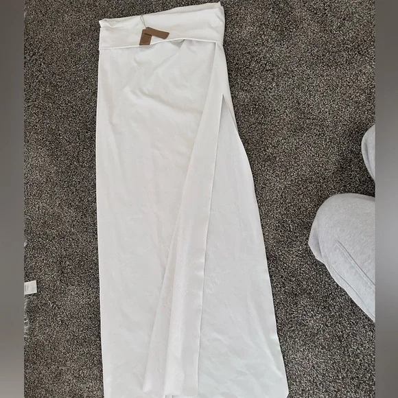 SKIMS skirt - Picture 2 of 5